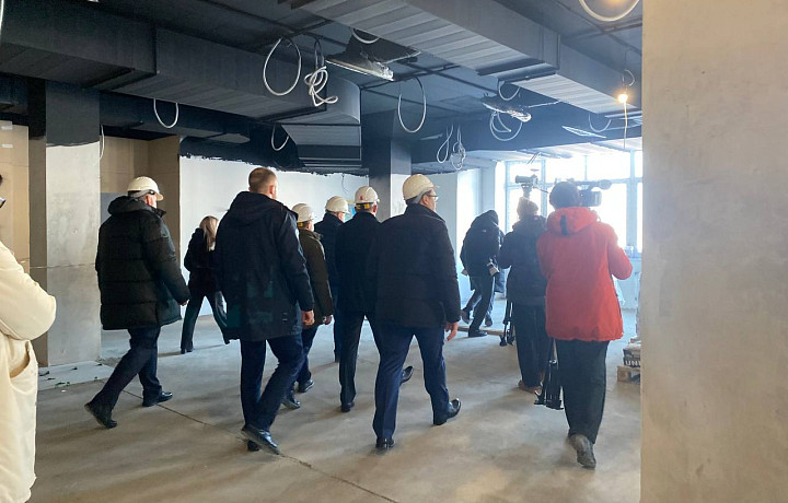 В строящейся школе в ЖК «Суворовский-2» сделают мастерские, парковку для родителей и места для тихого отдыха