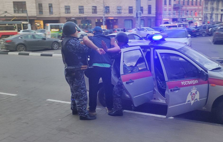 В Туле сотрудники Росгвардии задержали посетителя чебуречной