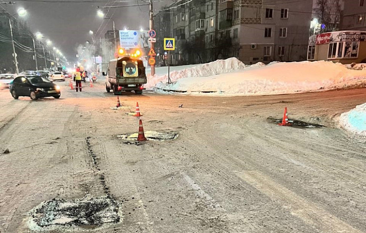 Рабочие 26 февраля проводят ямочный ремонт дорог на нескольких улицах Тулы