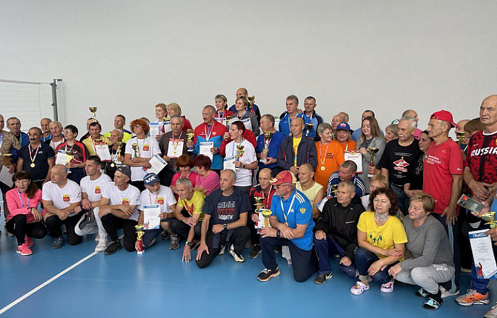 Более 70 ветеранов спорта встретились на фестивале ГТО «Золотая осень» в Суворове