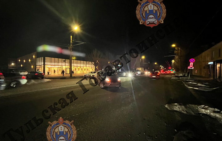 На улице Болдина в Туле водитель автомобиля Lada Vesta сбил пенсионерку