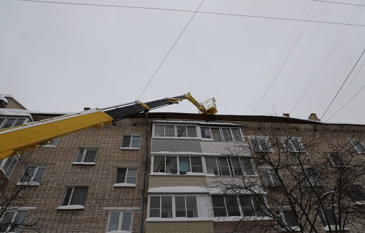 Илья Беспалов поручил оперативно отремонтировать кровлю дома на улице Зорге в Туле после обрушения