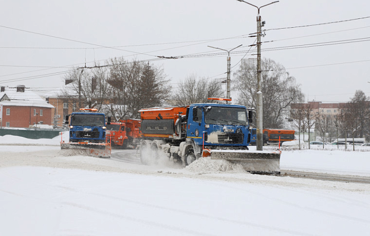 До окончания снегопада коммунальная техника будет работать в Туле в усиленном режиме