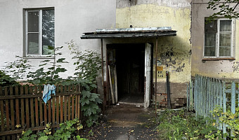 Жители аварийного дома на улице Демьянова в Туле опасаются, что двухэтажку снесут за их счет