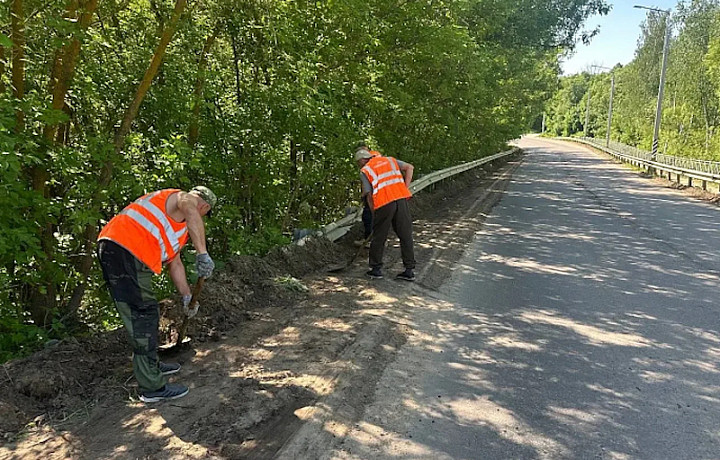 На дорогах Тульской области проводят сезонные работы