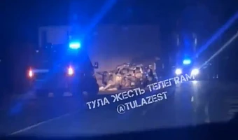 Фура и легковой автомобиль столкнулись в Веневском районе