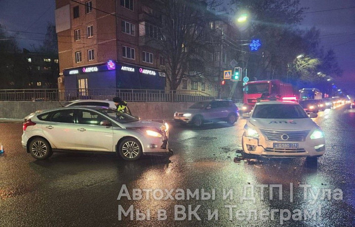 Опубликовано видео аварии с участием машины ДПС в Туле