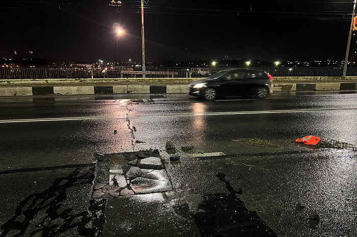 «Пробиты шины и покрышки, погнуты диски»: пострадавшие из-за ямы на Павшинском мосту в Туле автомобилисты рассказали подробности