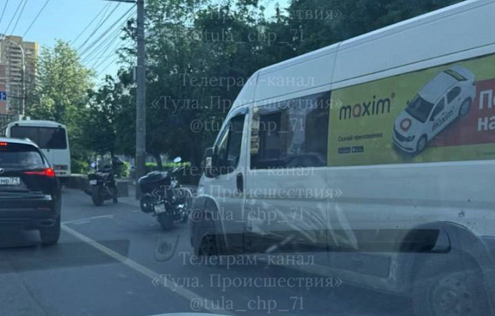 Из-за ДТП с мотоциклом на проспекте Ленина в Туле собралась внушительная пробка
