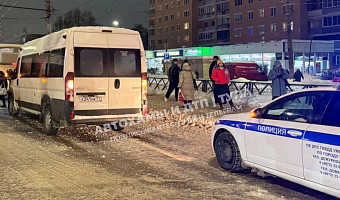 На Зеленстрое в Туле маршрутка сбила пешехода