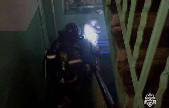 В Туле эвакуировали восемь человек из загоревшегося дома в Малых Гончарах