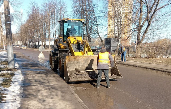 Тульские улицы будут убирать 130 единиц коммунальной техники 21 марта