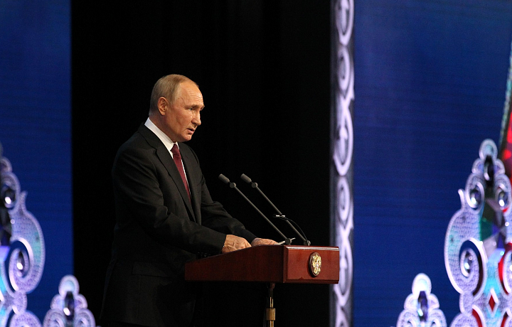 Президент России Путин заявил, что зарплаты должны расти быстрее инфляции