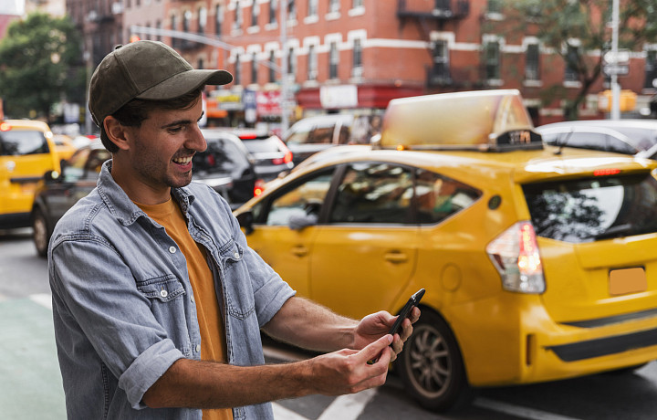 Напиши, когда приедешь: кто работает в такси и что делать, если на заказ приехал другой автомобиль  