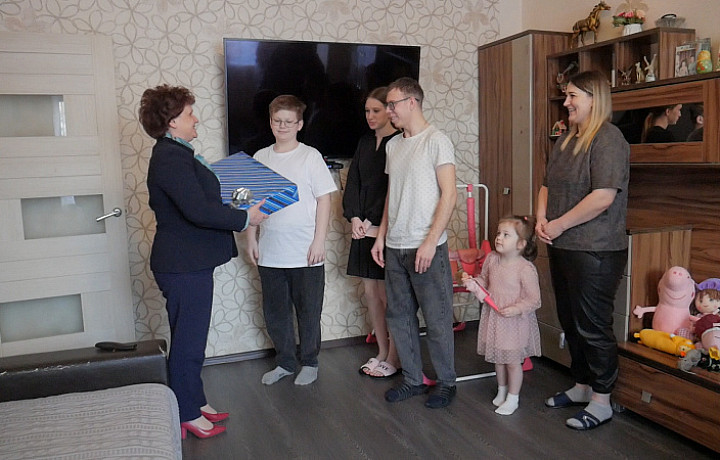 Щекинскому инвалиду передали ноутбук