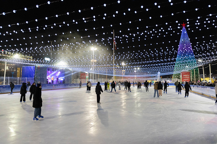 В Туле открылся Губернский каток: фоторепортаж