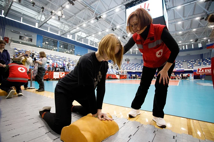 Туляки отработали навыки оказания первой помощи в рамках флешмоба «Дети спасают жизни»