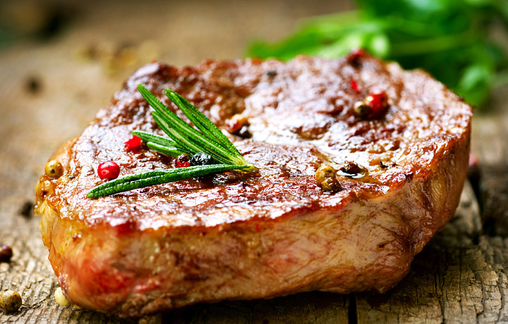 Тульского производителя поймали на изготовлении котлет из неизвестного мяса