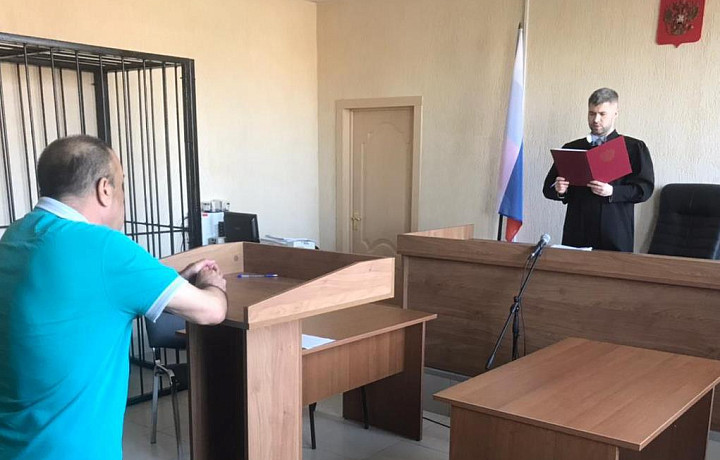 В Суворовском районе нелегального таксиста-мигранта оштрафовали на три тысячи рублей