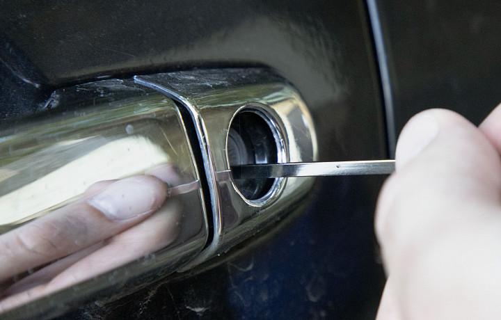 Угонщику в Тульской области заменили штраф в 100 тысяч рублей на обязательные работы