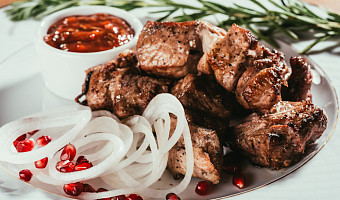 Почти 800 кг опасной продукции изъяли из оборота в двух тульских кафе