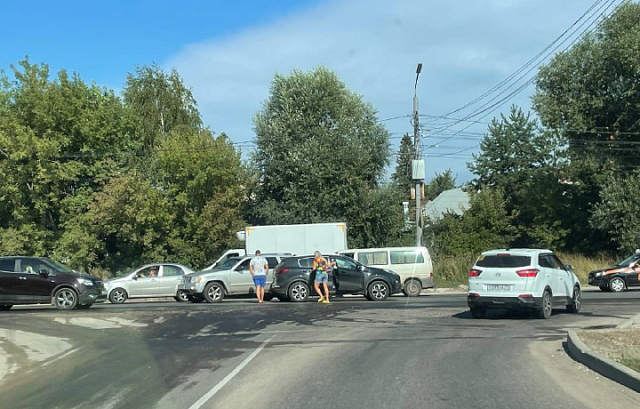 В Туле на Рязанской улице произошло ДТП