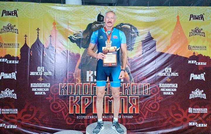 Силач из Новомосковска Виктор Ефимов установил новый рекорд по жиму штанги