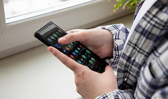 Политический психолог рассказал, нужно ли запретить в России Википедию