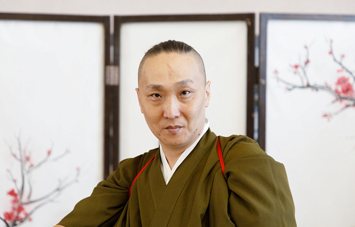 «Ниндзя — это не мужчины в черном, которые бегают по крышам и швыряются звездочками»: Станислав Ким рассказа как туляки занимаются реконструкцией средневековой Японии