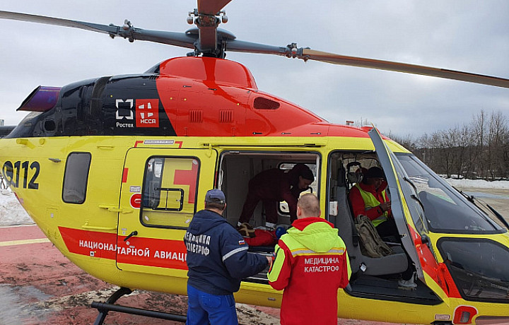 Трехлетнего ребенка доставили вертолетом санитарной авиации из Москвы в Тулу