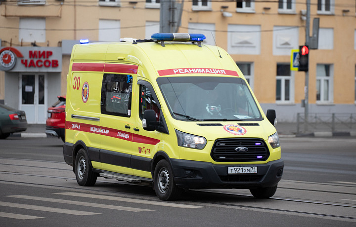 В ДТП с иномаркой и трамваем в Туле пострадала женщина