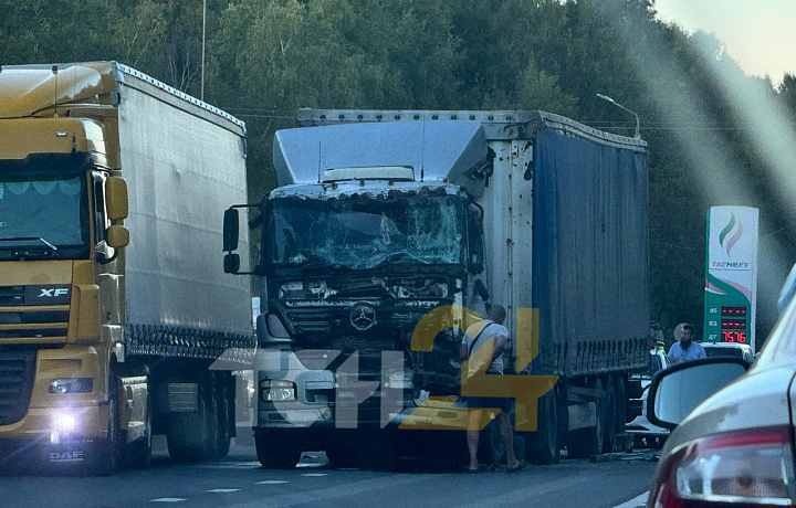 В Щекинском районе произошло ДТП с участием двух большегрузов