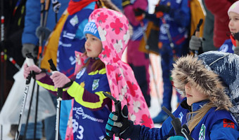 Любители ЗОЖ вышли на старт «Лыжни Веденина» в Тульской области