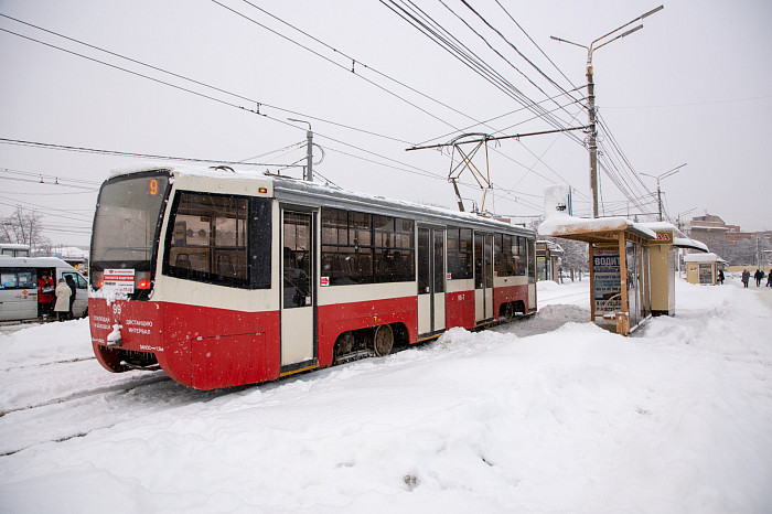 Тулу засыпало снегом: как в городе борются с последствиями стихии