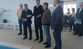 В новом бассейне в тульском микрорайоне Петровский прошли  показательные выступления по синхронному плаванию