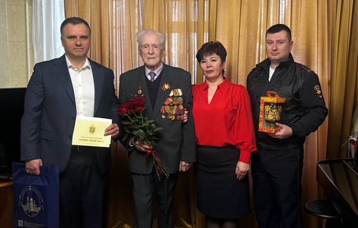 В Туле ветерану Великой Отечественной войны Владимиру Кошелеву исполнилось 95 лет