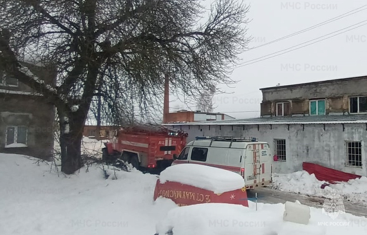 В поселке Майский Щекинского района из пожара эвакуированы пять человек