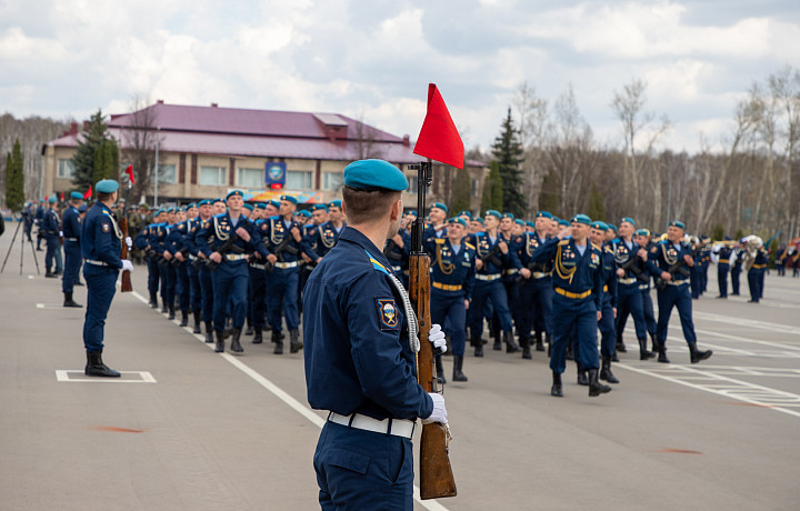 Жителей Тульской области пригласили на службу по контракту с зарплатой от 397 тысяч рублей