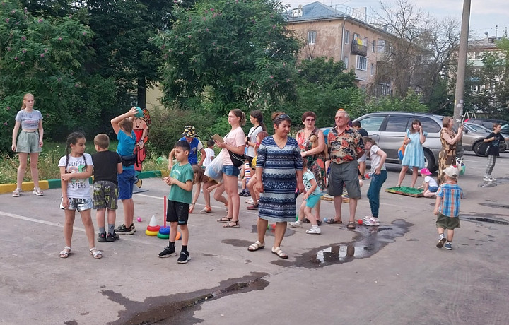 На улице 9 Мая в Туле прошел праздник двора