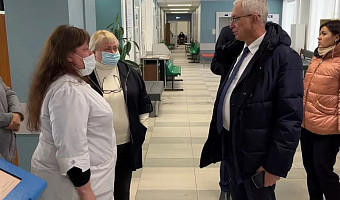 Глава тульского минздрава Малишевский проверил теплоснабжение в Новомосковской больнице