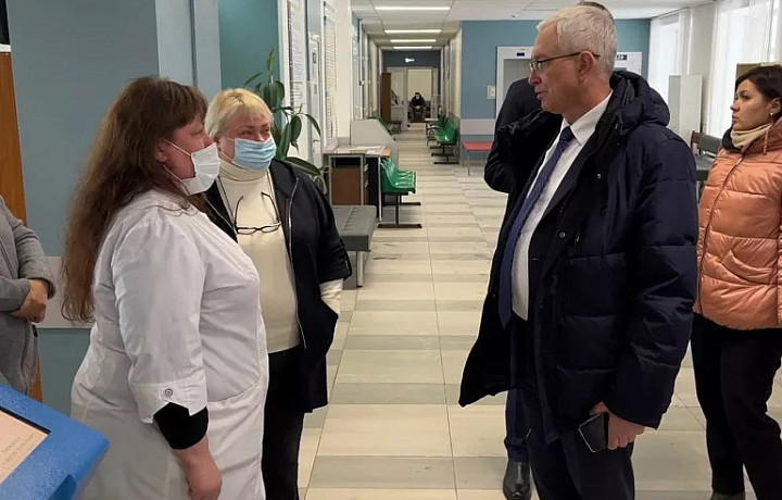 Глава тульского минздрава Малишевский проверил теплоснабжение в Новомосковской больнице