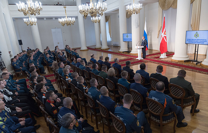 Тульским спасателям вручили региональные награды