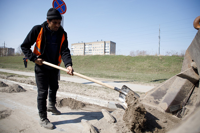 Уборка мусора ведется круглосуточно на тульских улицах