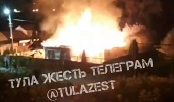 Частный дом сгорел в тульском Заречье