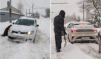 За неполный январь в Туле машины больше 70 раз блокировали движение трамваев: криво парковались или застревали на выделенных путях