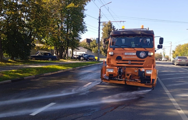 За сутки с тульских улиц вывезли 43 кубометра смета