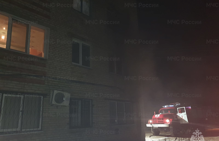 Из пожара в жилом доме в Ясногорске спасли человека