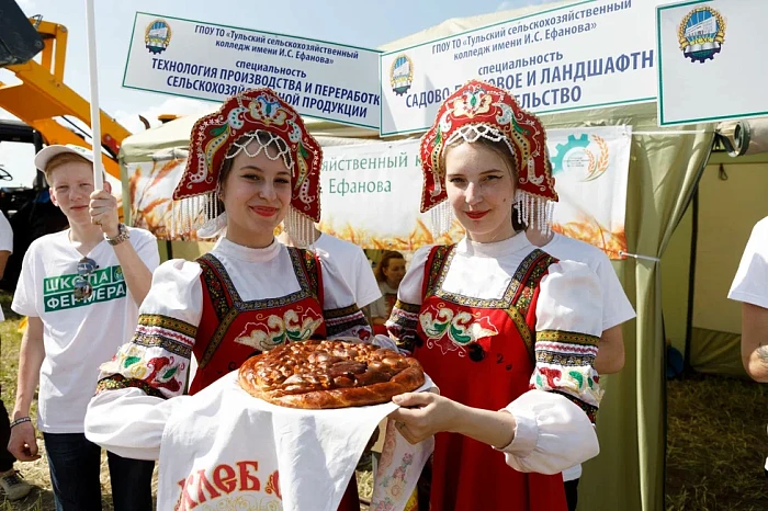 Аргентинцы, сладости и многокилометровая выставка: как проходит «День поля» в Тульской области