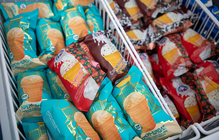 Врач рассказал, как приготовить диетическое мороженое