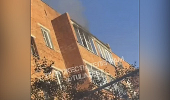 В Липках при пожаре в квартире выгорел балкон